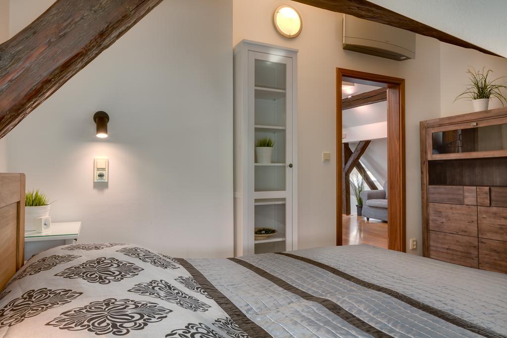 Michalska - Old Town Apartment Praag Buitenkant foto
