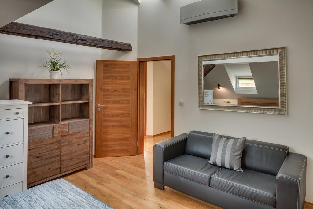 Michalska - Old Town Apartment Praag Buitenkant foto