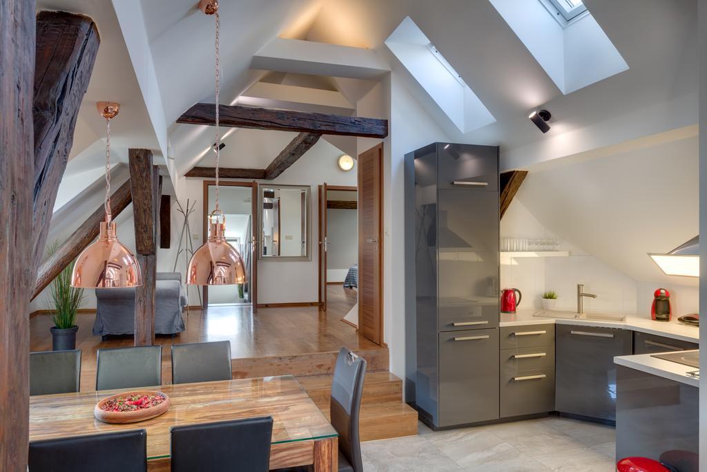 Michalska - Old Town Apartment Praag Buitenkant foto